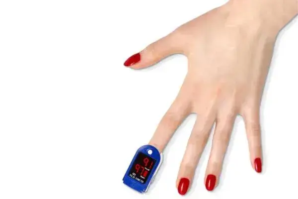 avoid wearing fingernail polish