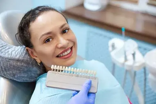 Dental Veneers - how to fix a gap in teeth