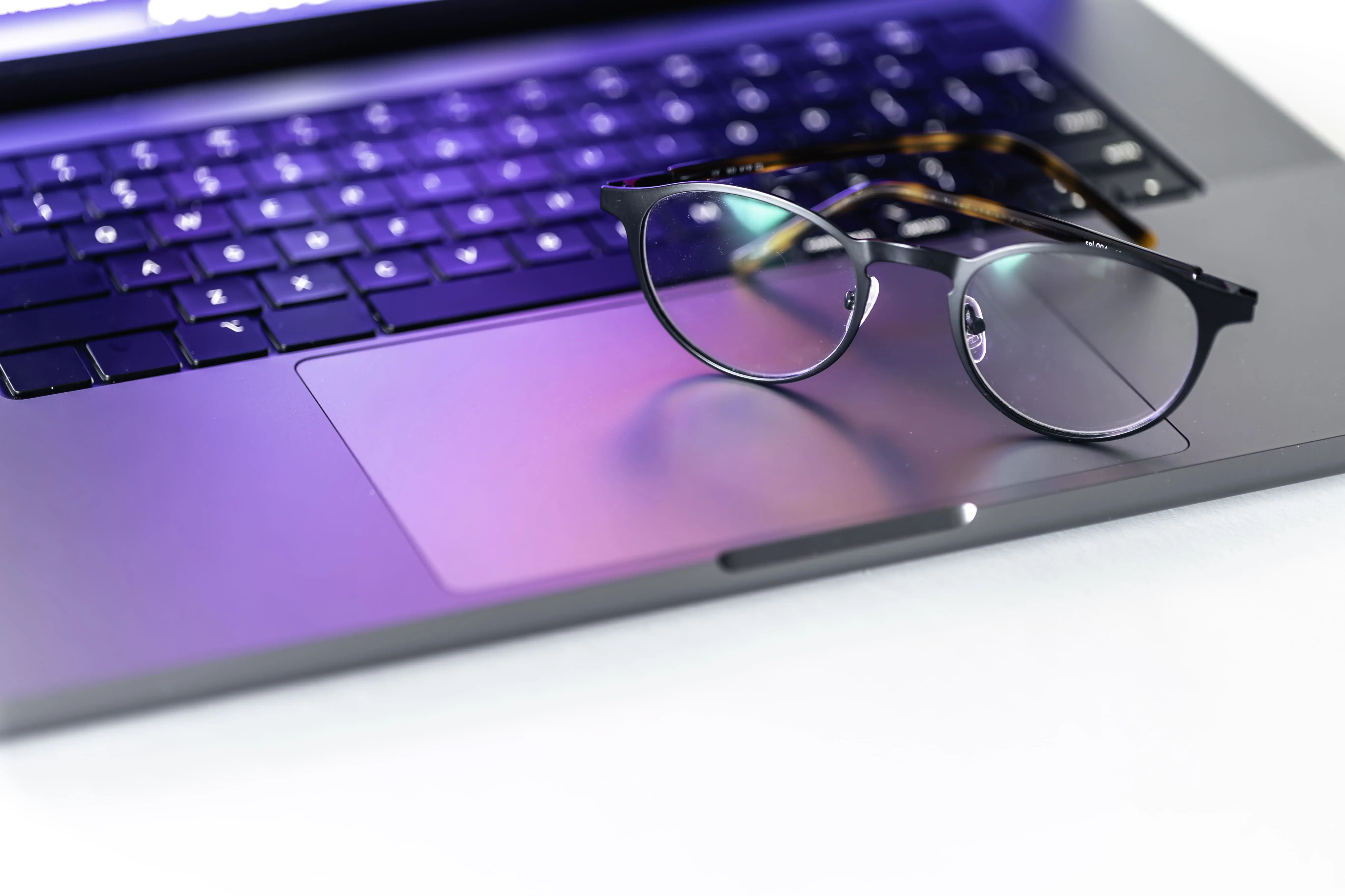 What Are Blue Light Glasses and How Do They Help? | Updat...