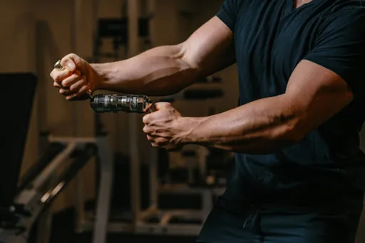 10 Tips to Get Bigger Forearms Without Sp...