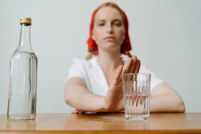 What Are the Risks and Symptoms of Detoxi...