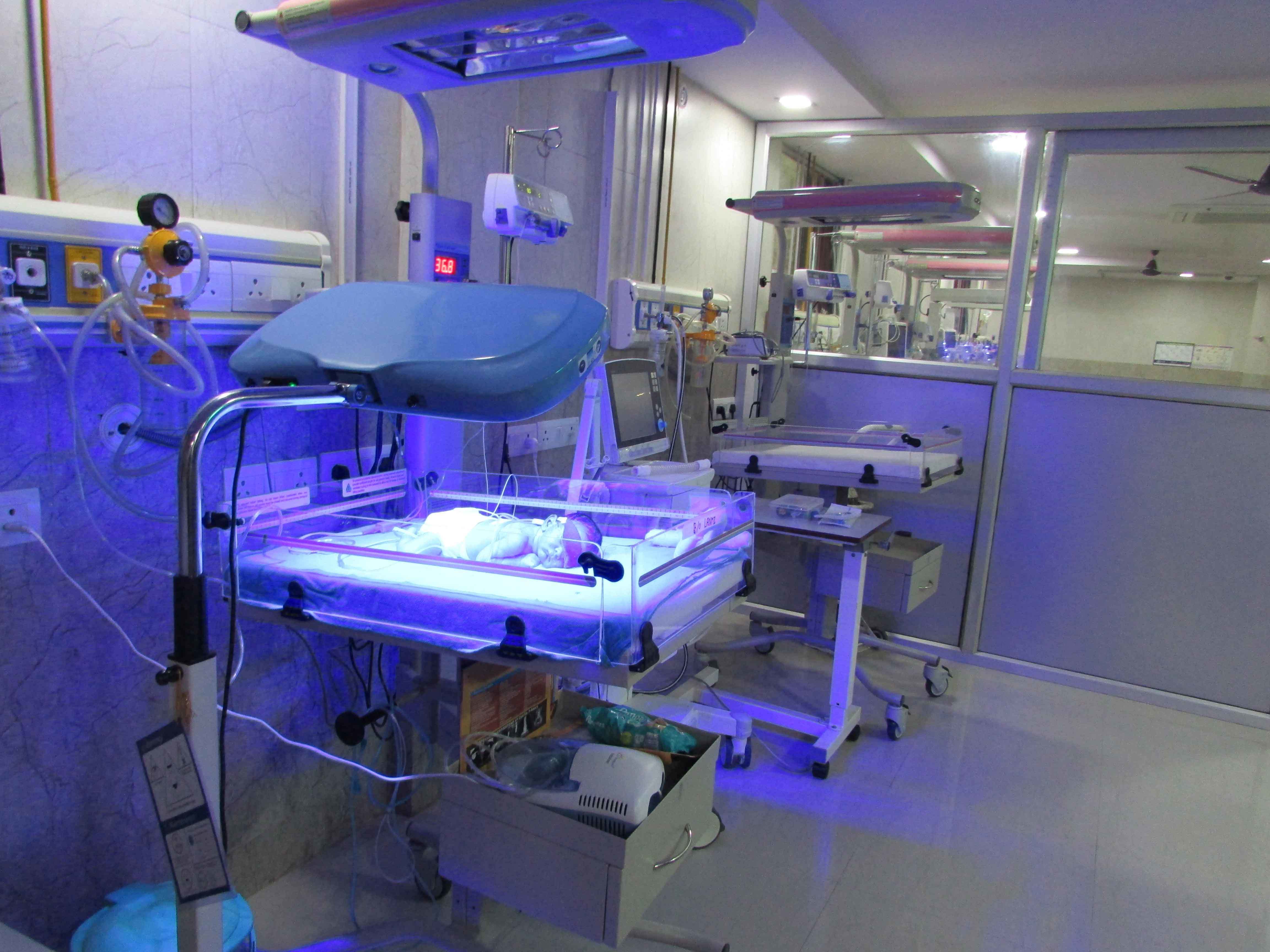Charak Hospital, Lucknow